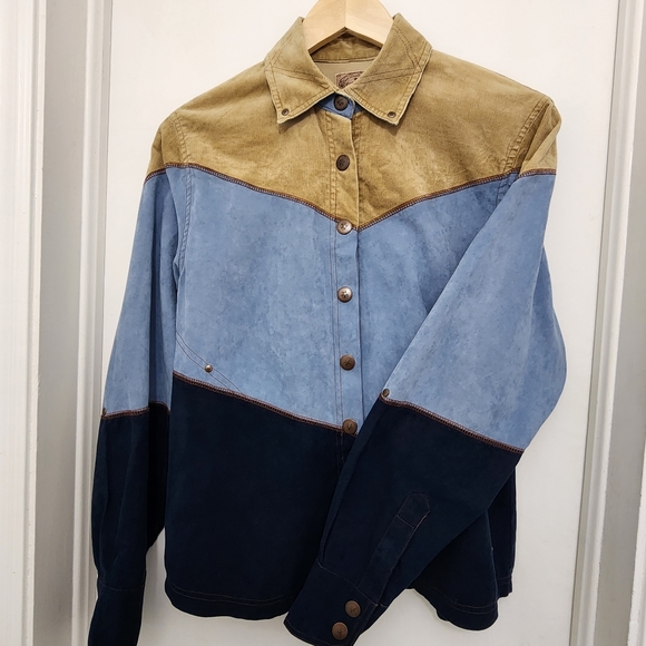 Vintage Women's Western Shirt - Picture 2 of 8